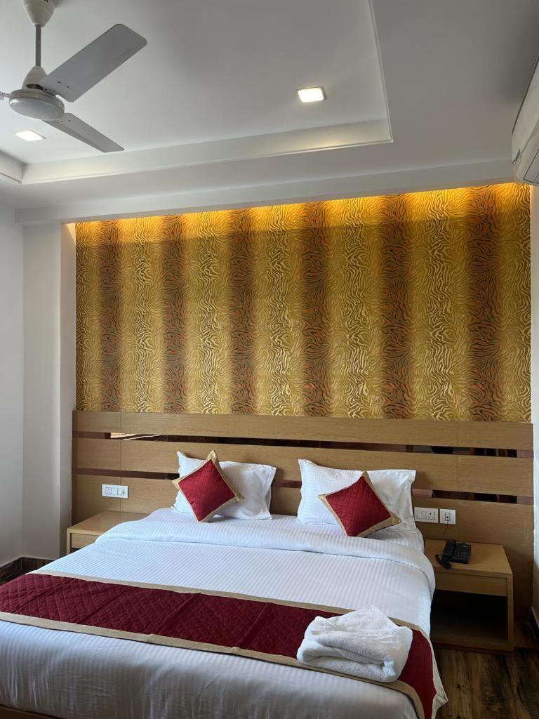 Hotel Royal Casa Lucknow Ngoại thất bức ảnh